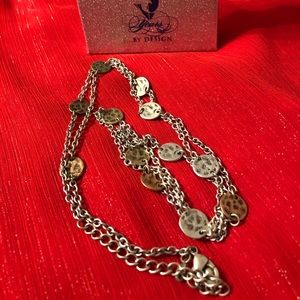 Mini silver/gold sand dollar design necklace